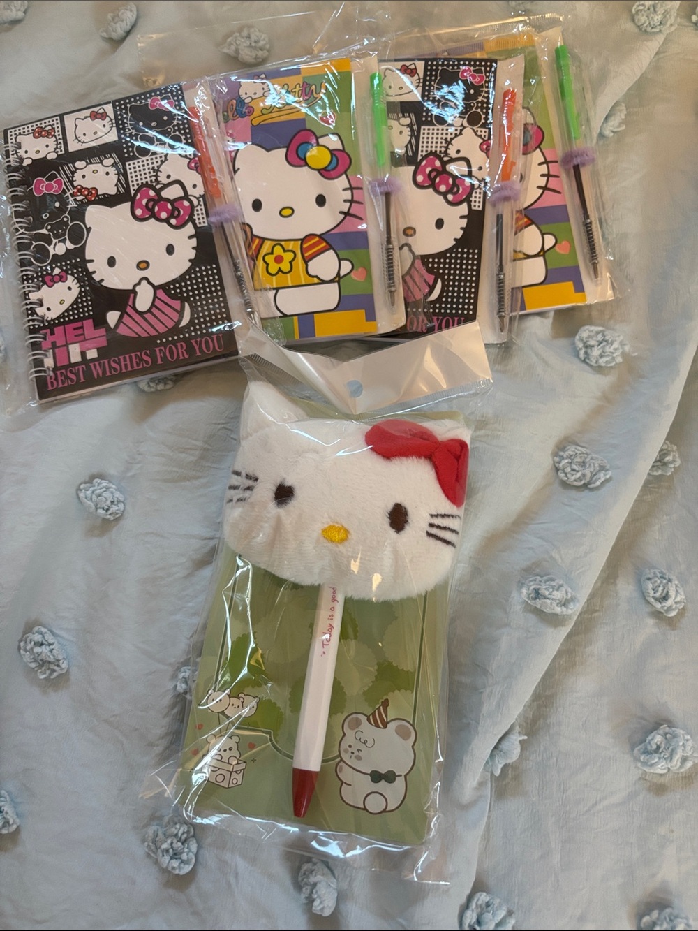 Hello Kitty Plush Top Pen with 4 Note Pads